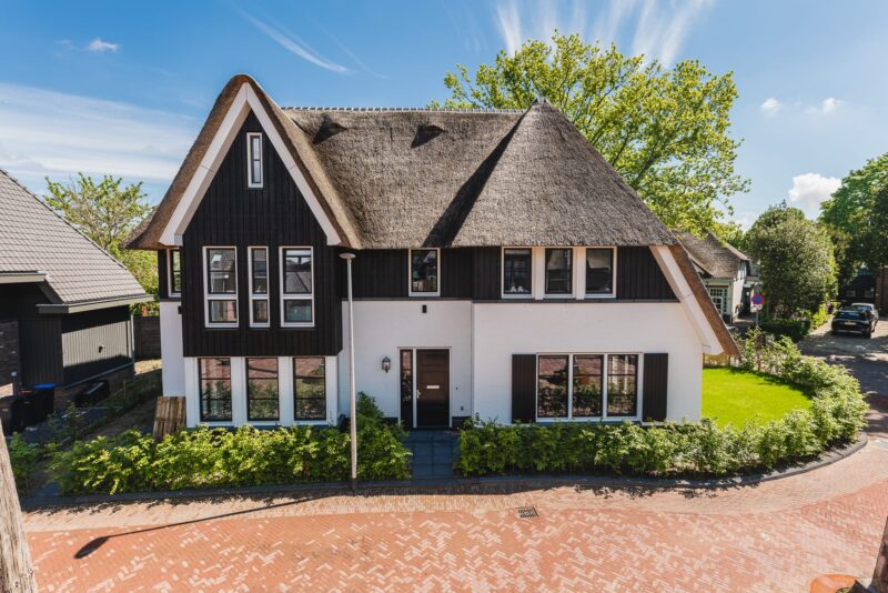 Luxe villa binnen De Houtzagerij te Laren