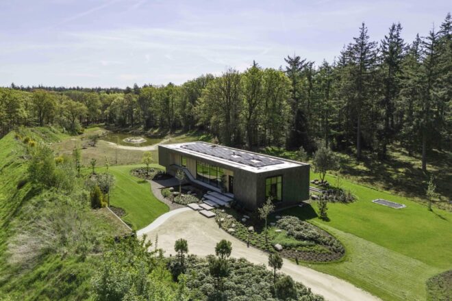 Ruimtelijke-villa-Ontworpen-door-EVE-Architecten-1-scaled