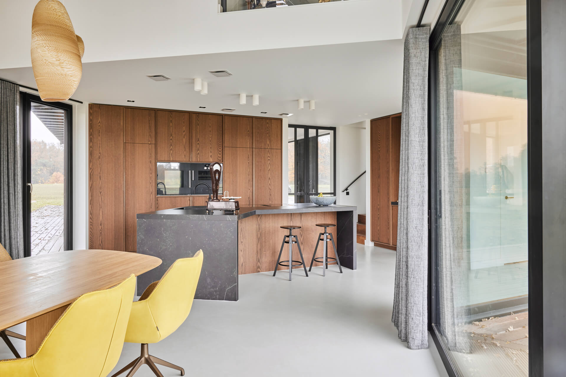 Samensmelting tussen modern interieur en exterieur (1)