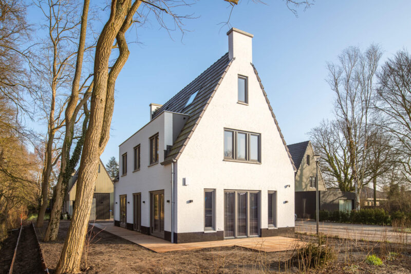 Zijaanzicht ruime, vrijstaande woning in Nieuwegein: De Boskamer