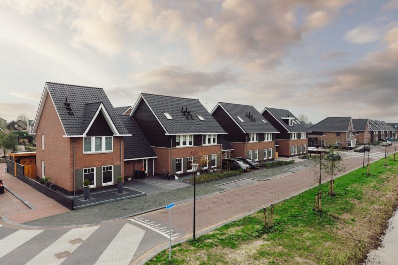 Hollands-Huis-Hardinxveld-Giessendam-de-blauwe-zoom-geschakelde-twee-onder-een-kap