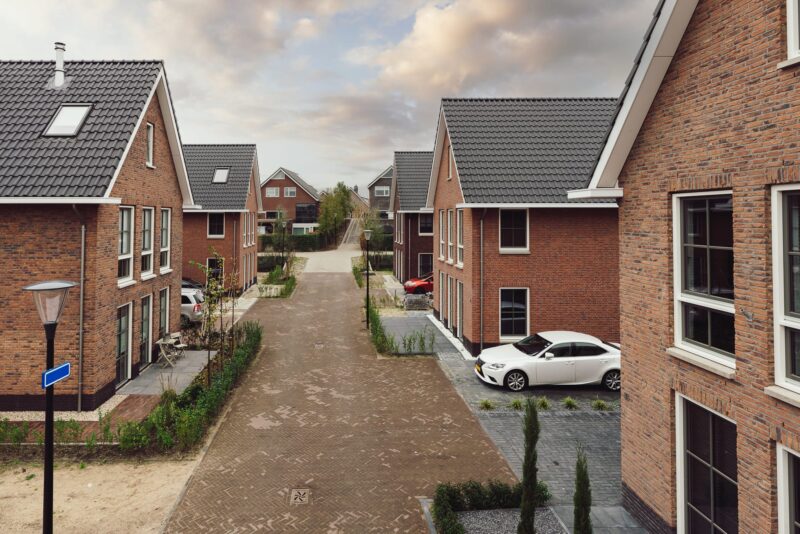 Hollands-Huis-Hardinxveld-Giessendam-de-blauwe-zoom-straatbeeld