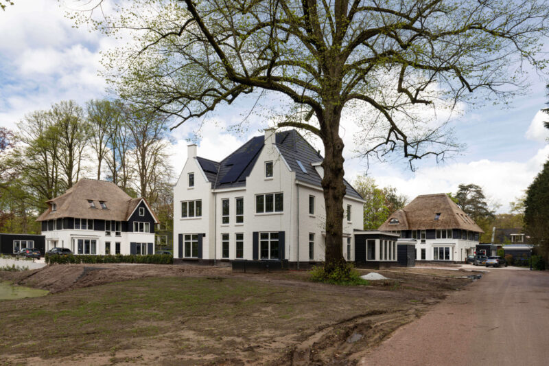Zijaanzicht luxe woningen Landgoed Soestdijkerstraatweg