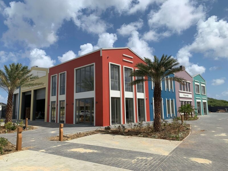 Logistiek-centrum-Roosdom-Tijhuis-Bonaire-ontworpen-door-EVE-Architecten-3-scaled