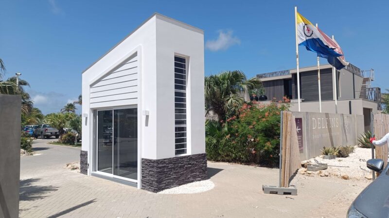 Portiershuisje-Delfins-Beach-Resort-Bonaire-2-scaled