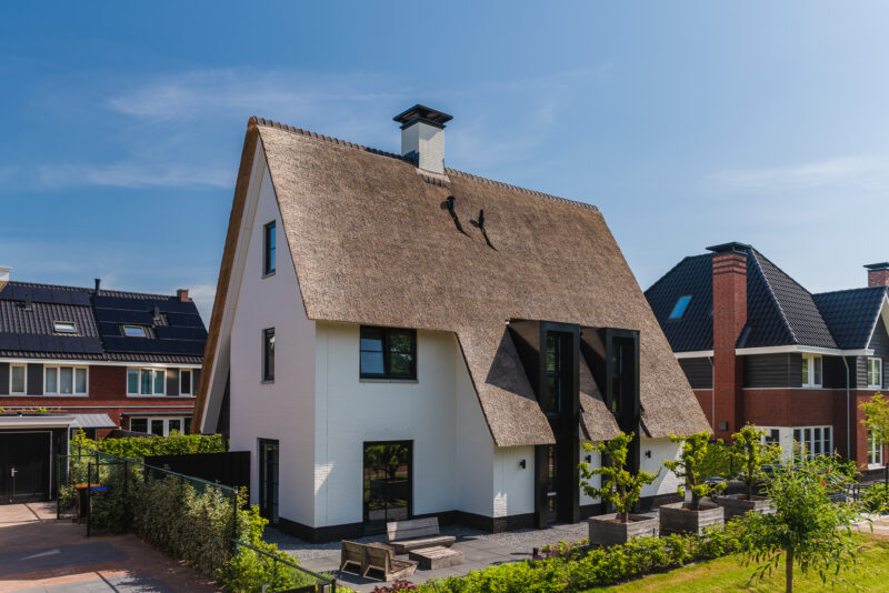Rietgedekte-woning-aan-De-Leidsche-Straet