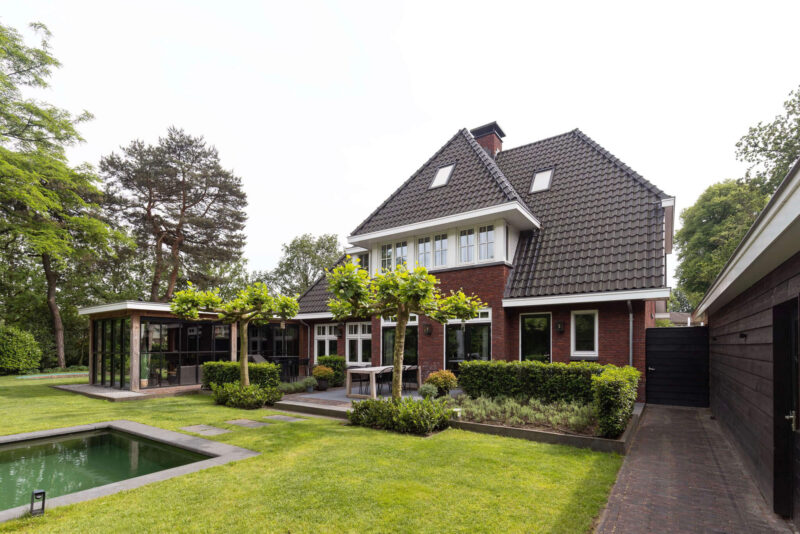 Jaren-30-stijl-woning-gebouwd-op-tradities-4