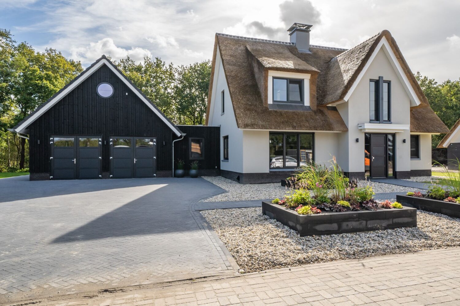 Landelijke-woonboerderij-ontworpen-door-architectenbureau-EVE-Architecten-2