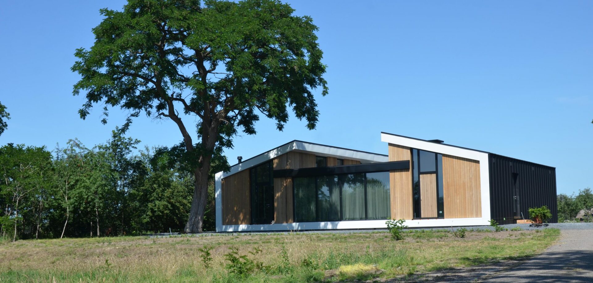 Moderne-schuurwoning-in-het-Twentse-landschap-2-scaled