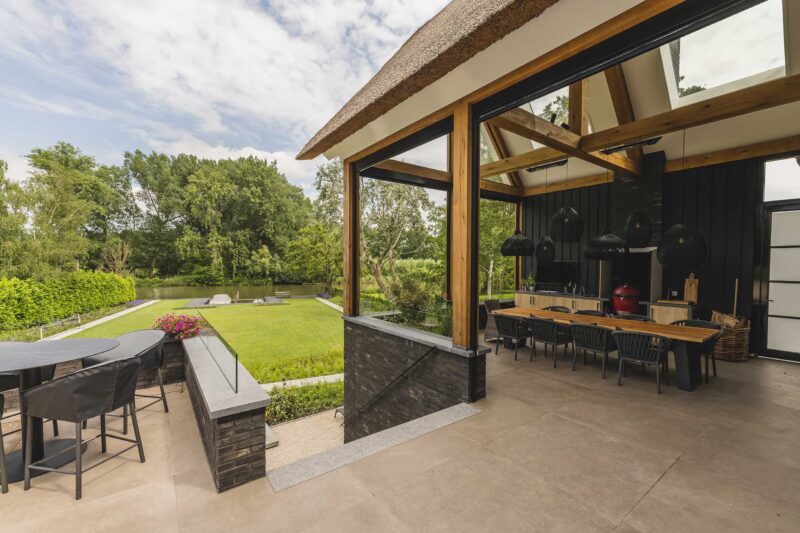 Terras-dijkvilla-ontworpen-door-EVE-Architecten