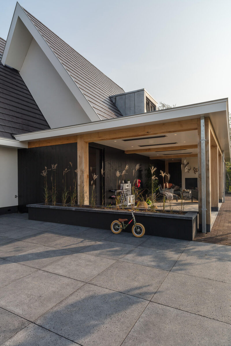 Veranda-met-houten-gebinten-droomhuis-EVE-Architecten-Copyright-Droomhuis-Tim-Bilman