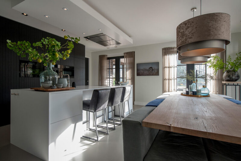 Welkom thuis in een luxe rietgedekte villa ontworpen door EVE Architecten (4)