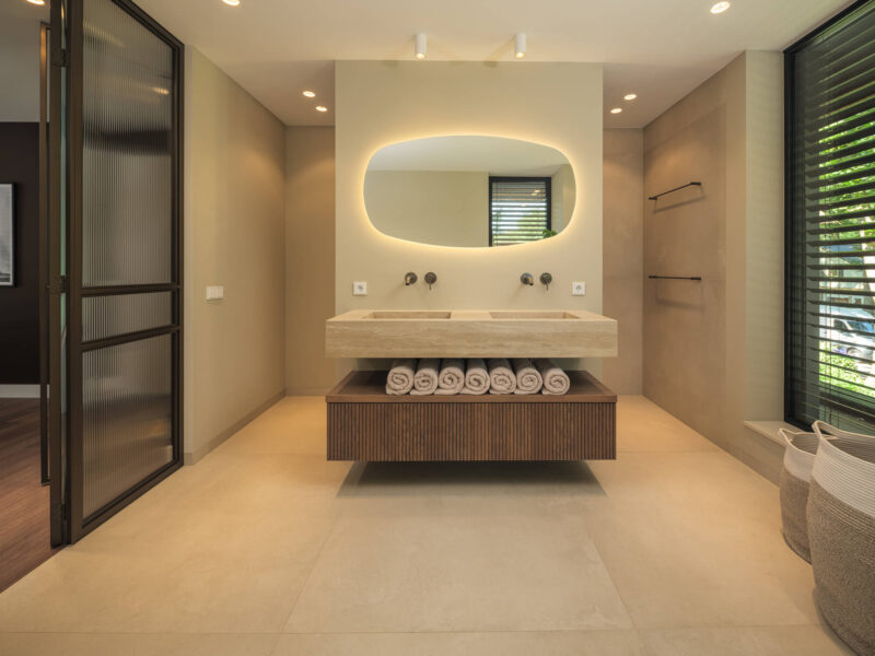 Luxe interieur ontworpen door EVE Architecten - Badkamer